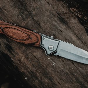 سكين رحلات متعدد الاستخدام